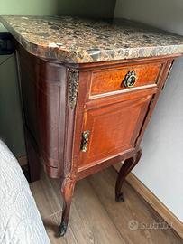 Coppia comodini antichi con piano in marmo