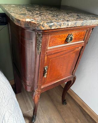 Coppia comodini antichi con piano in marmo