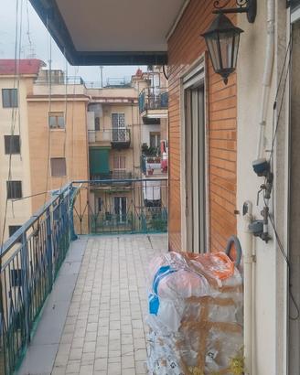 Appartamento ristrutturato 3 vani Colli Aminei