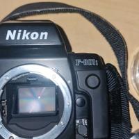 Nikon F801s reflex camera vintage a rullino