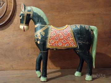 Cavallino giocattolo antico