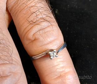 Anello donna Oro Bianco 18 k con brillantino