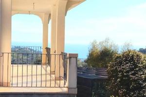 Villa di 430 m² con più di 5 locali e box auto dop