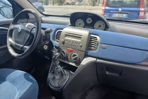 Lancia Y 1200 16v