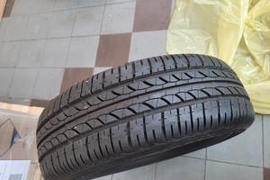 gomme Bridgestone 185 60 R15