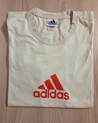 🔥 Adidas Vintage T-Shirt: Stile Retro Sportivo