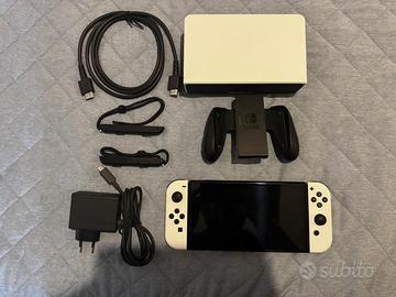 Nintendo Switch OLED + Pro Controller Originale