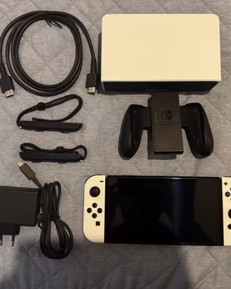 Nintendo Switch OLED + Pro Controller Originale