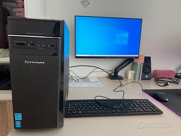 PC Desktop Lenovo con tastiera e mouse