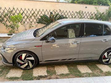 Golf 8 gti club sport 300 cv