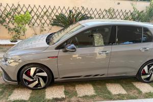 Golf 8 gti club sport 300 cv