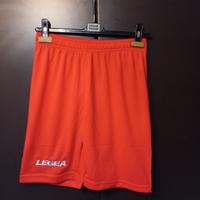 Pantaloni corti legea Rossi