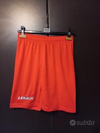 Pantaloni corti legea Rossi
