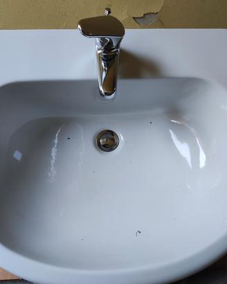 Lavandino a colonna e miscelatore Ideal Standard