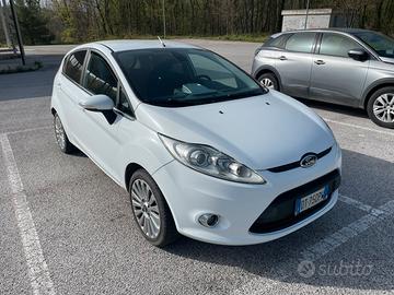 Ford fiesta titanium 1.4 tdci 70 cv