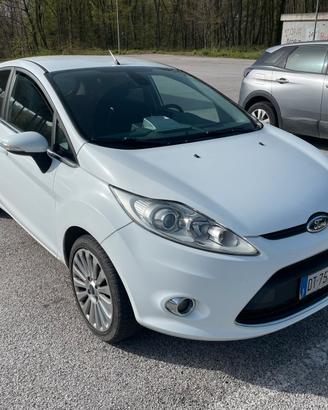 Ford fiesta titanium 1.4 tdci 70 cv