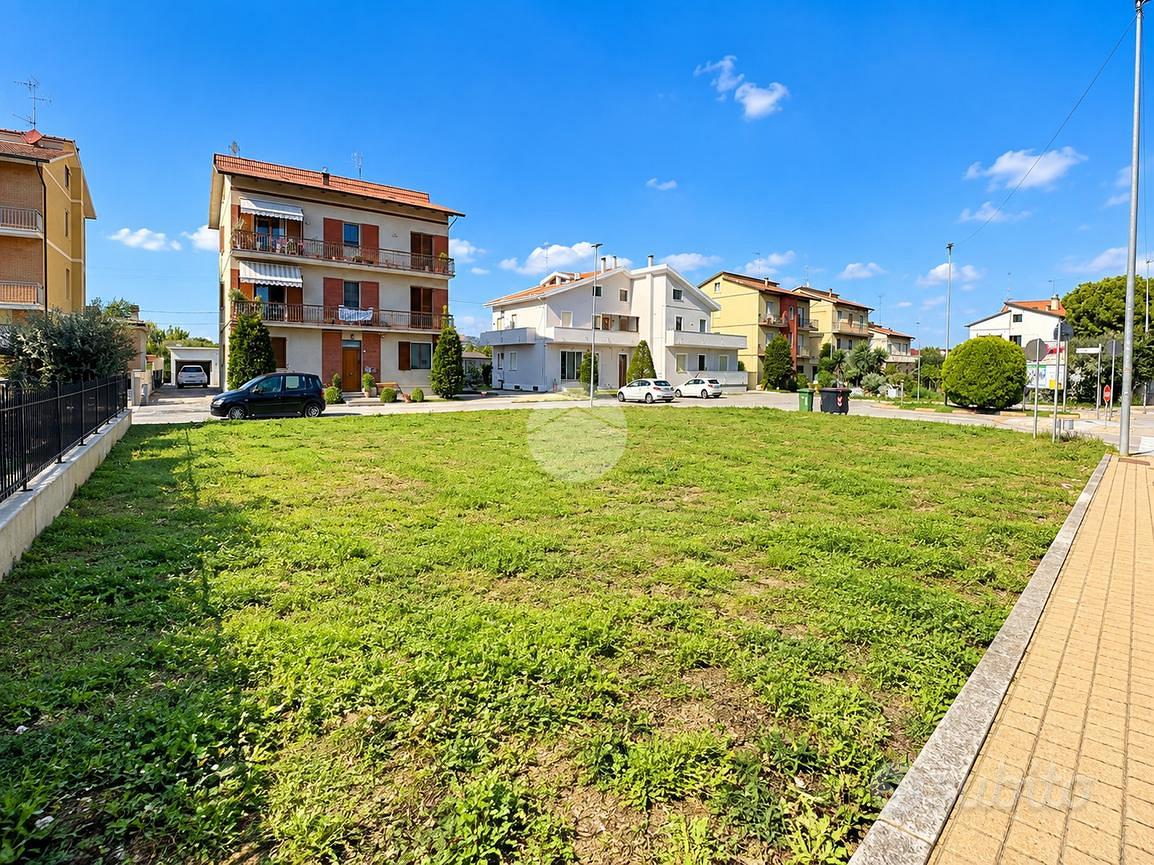 TER. RESIDENZIALE A MONTECOSARO - Vista 4