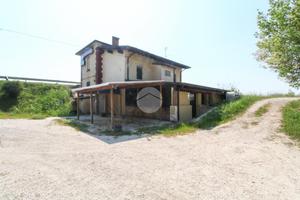 NEGOZIO A CANNETO SULL'OGLIO