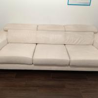 Divano lineare con seduta a slitta