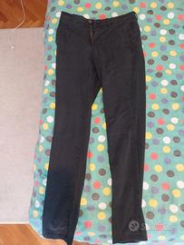 pantaloni jeans