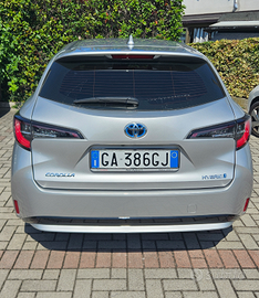 Toyota Corolla Hybrid tenuta strabenissimo