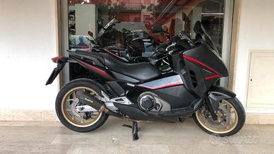 Honda Integra 750