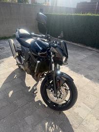 Kawasaki Z750 – 04/2004 < 21.000 km