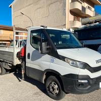 Iveco 35c15 cassone con gru ferrari f531