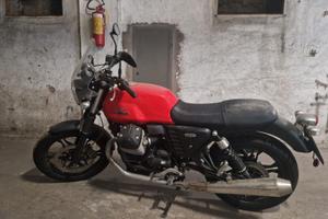 Moto guzzi v7 stone 2014