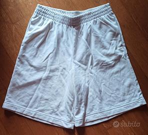 Shorts bianchi in felpa di Essentials