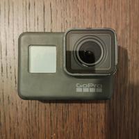 GoPro Hero 5 + attacchi + 4 batt e ricaricatore