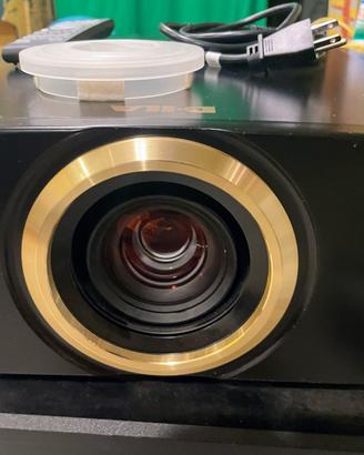 Proiettore DLA-RS46 marca JVC pari al nuovo