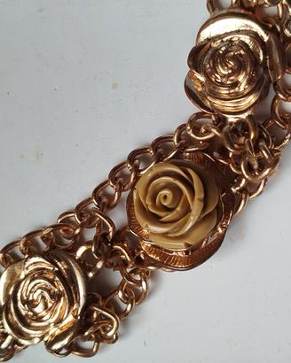 1 collana e un bracciale 