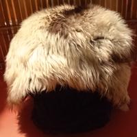 Cappello in pelliccia di pecora vintage anni '60.