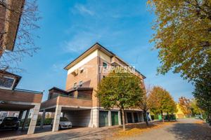 CASTELFRANCO - MEZZALUNA- CON TERRAZZO, GARAGE E P