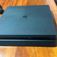 PS4 usata con 3 controller