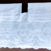 Set matrimoniale ricamato a mano