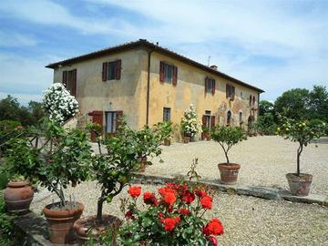 Rustico / Casale di 440 m² con più di 5 locali e p