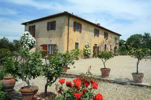 Rustico / Casale di 440 m² con più di 5 locali e p