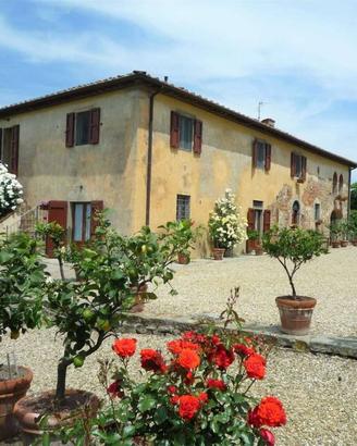 Rustico / Casale di 440 m² con più di 5 locali e p