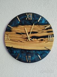 Orologio in resina e ulivo