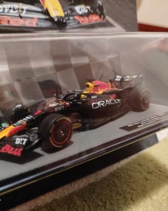 modellino F1 redbull rb19 Max Verstappen 