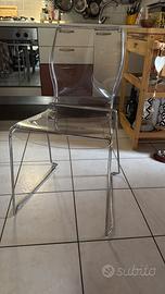 2 sedie trasparenti