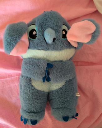 Stitch che respira con luce e musica