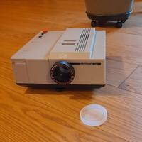 Videoproiettore con telo - praticamente nuovi