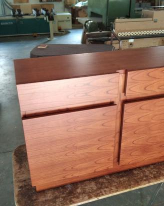 credenza in ciliegio 2 ante 2 cassetti lucidata