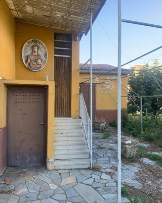 Villa di 180 m² con 3 locali e box auto a Retorbid