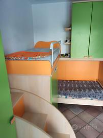 Letto a castello bimbi con cassettoni ed armadio
