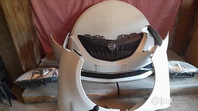 Muso e airbag Lancia Y ibrida