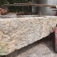 Vasca in pietra molto antica 